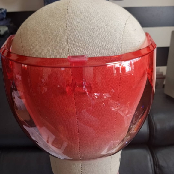 Protective Isolated Mask - Picture 10 of 12